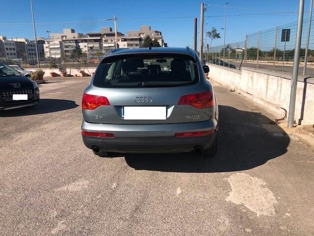 Audi Q7 3.0 V6 TDI 233CV quattro tiptronic 7 POSTI