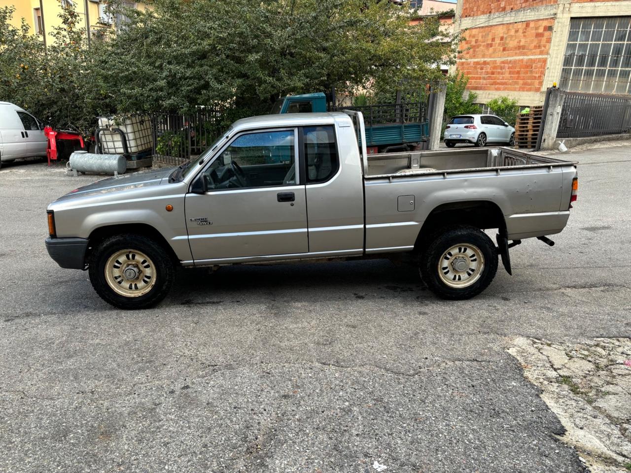 Mitsubishi L200 2.5 TD 4WD Club Cab Pick-up