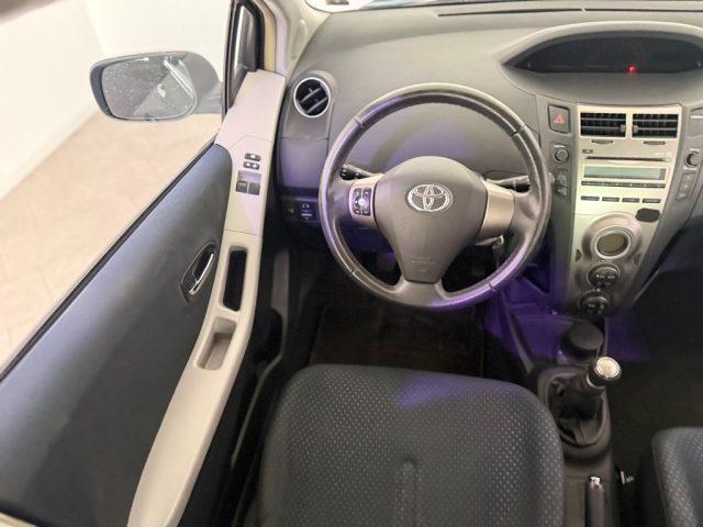 TOYOTA Yaris 1.0 5 ,porte Sol