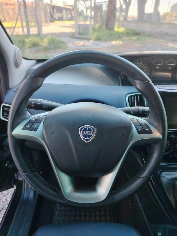 Lancia Ypsilon Ypsilon 1.0 FireFly 5 porte S&S Hybrid Platino