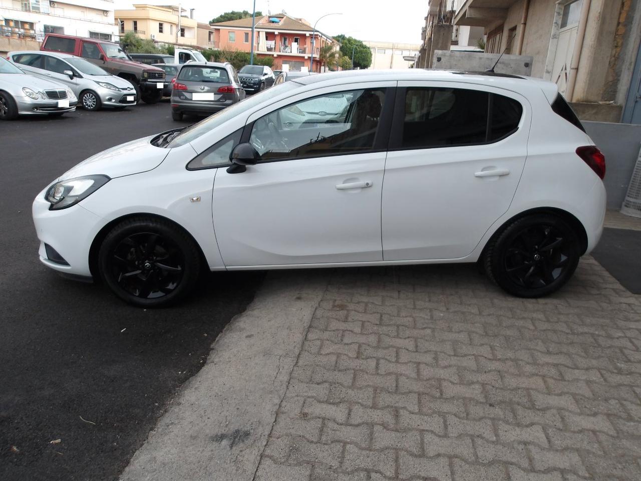 Opel Corsa 1.2 Black Edition ( AUTOCARRO)