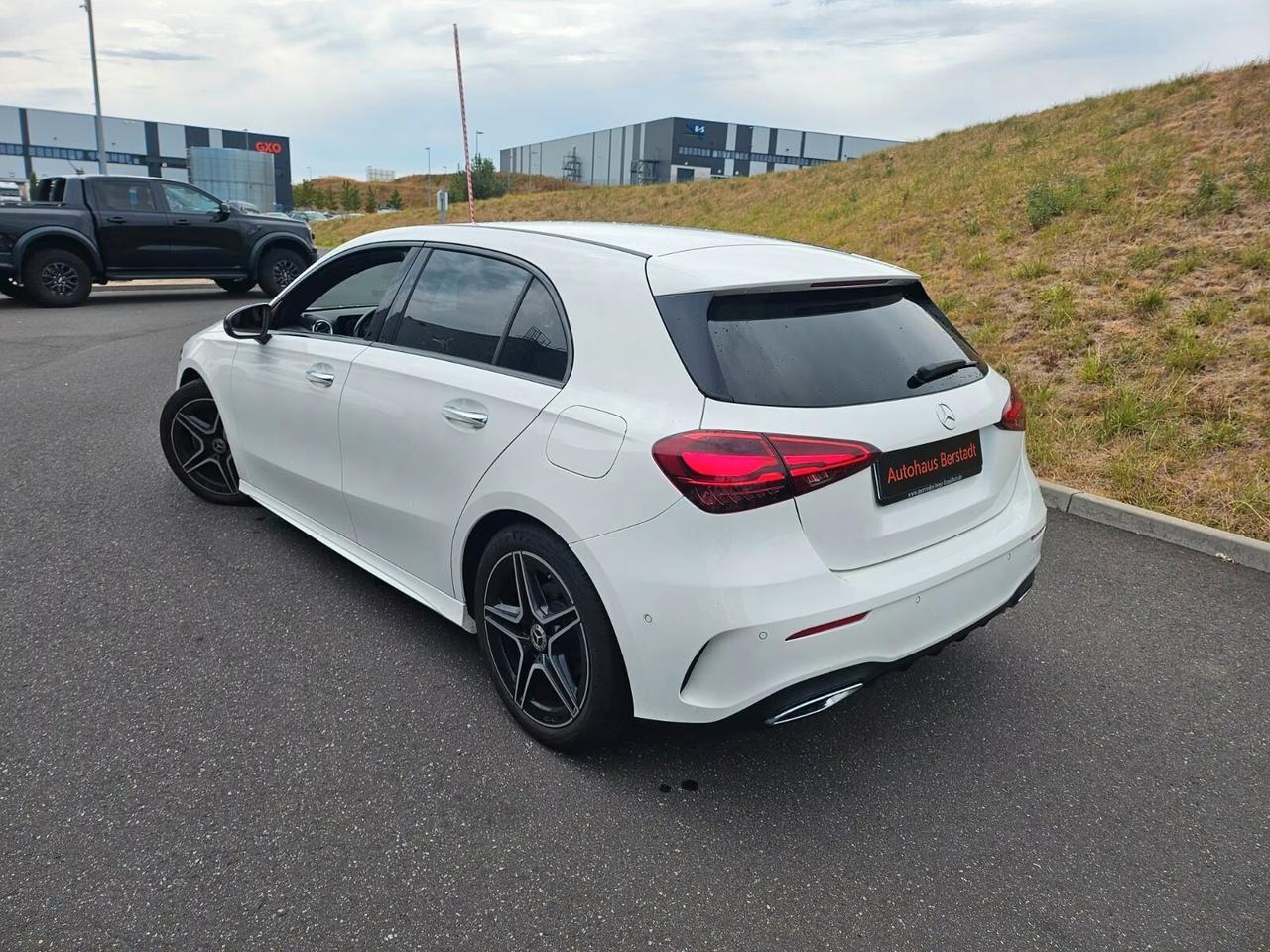 Mercedes-benz A 200 200d AMG*PACCHETTO NIGHT*MBUX*NAVIGATORE*TELECAMERA*LED*PDC