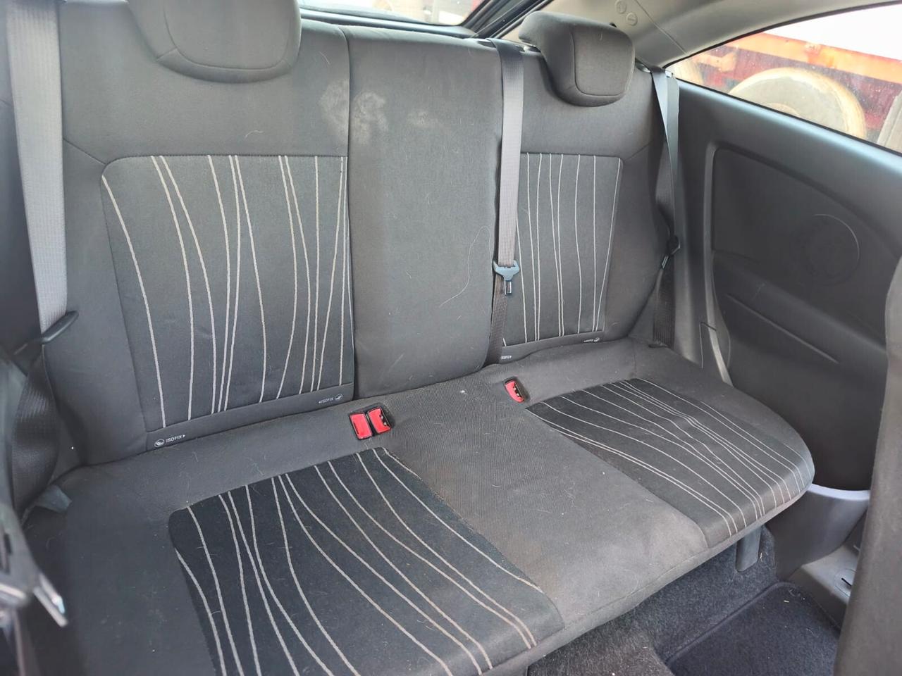 Opel Corsa 2011---1.2 Benzina Neopatentati