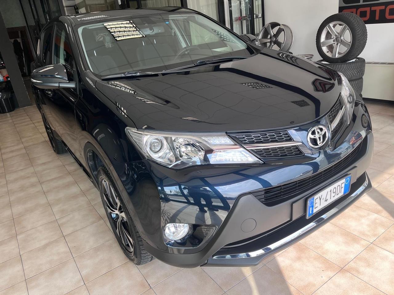 Toyota RAV4 - 2015 2.2 D-CAT 4WD 150cv 129.000 KM