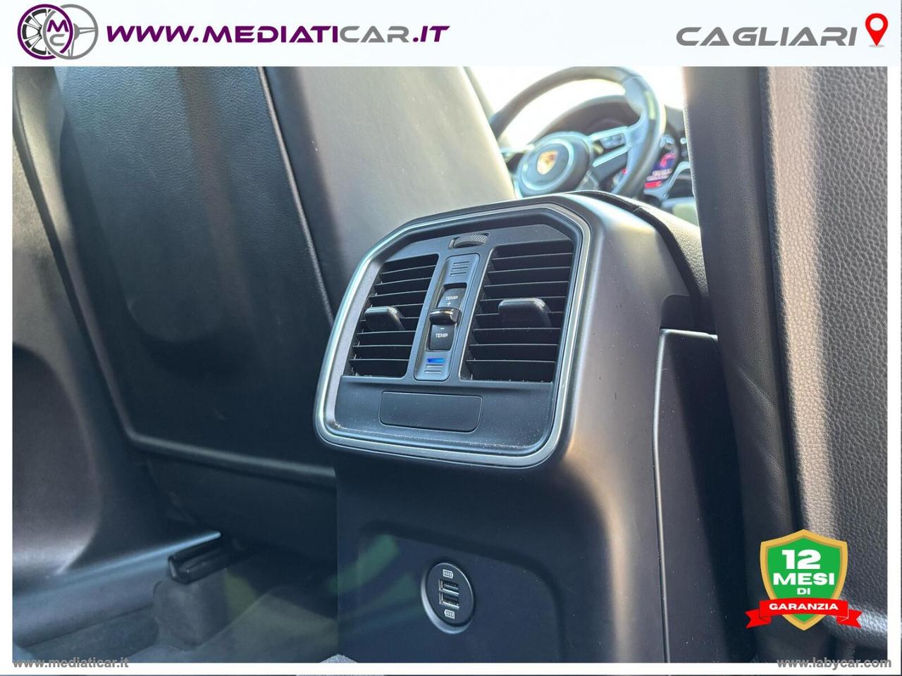 PORSCHE Macan 2.0