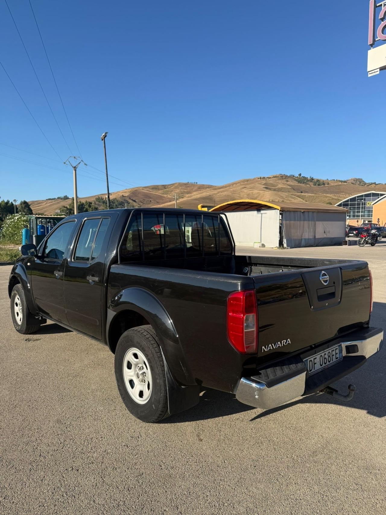 Nissan Navara 2.5 dCi 4 porte Double Cab XE