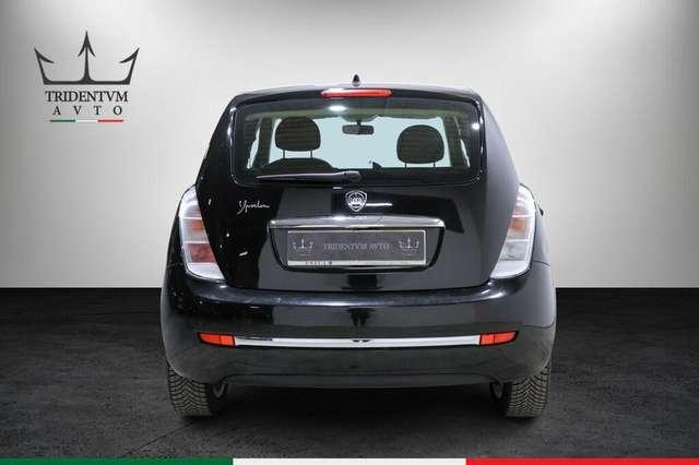 Lancia Ypsilon 1.2 8v Unyca