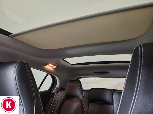 Mercedes-benz GLA 180 Premium Night Edition