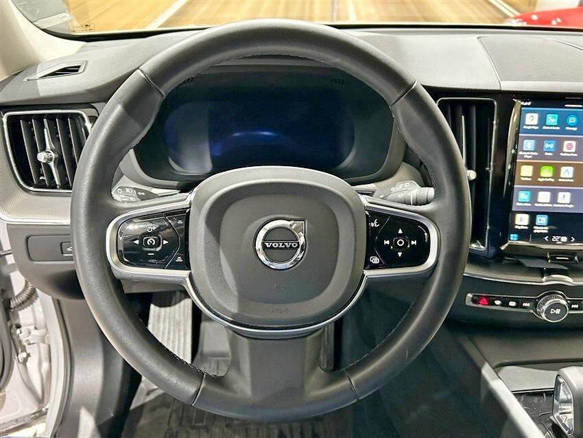 Volvo XC 60 XC60 B4 (d) automatico Plus Dark