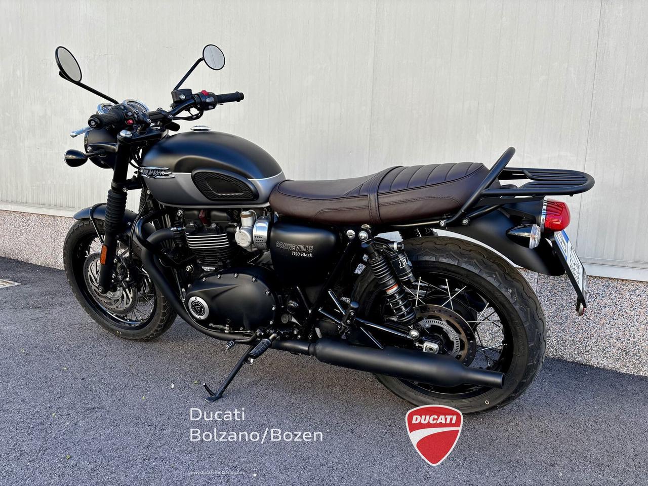 Triumph Bonneville T120 Black