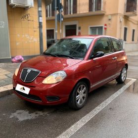 Lancia Ypsilon 1.3 MJT **NEOPATENTATI**