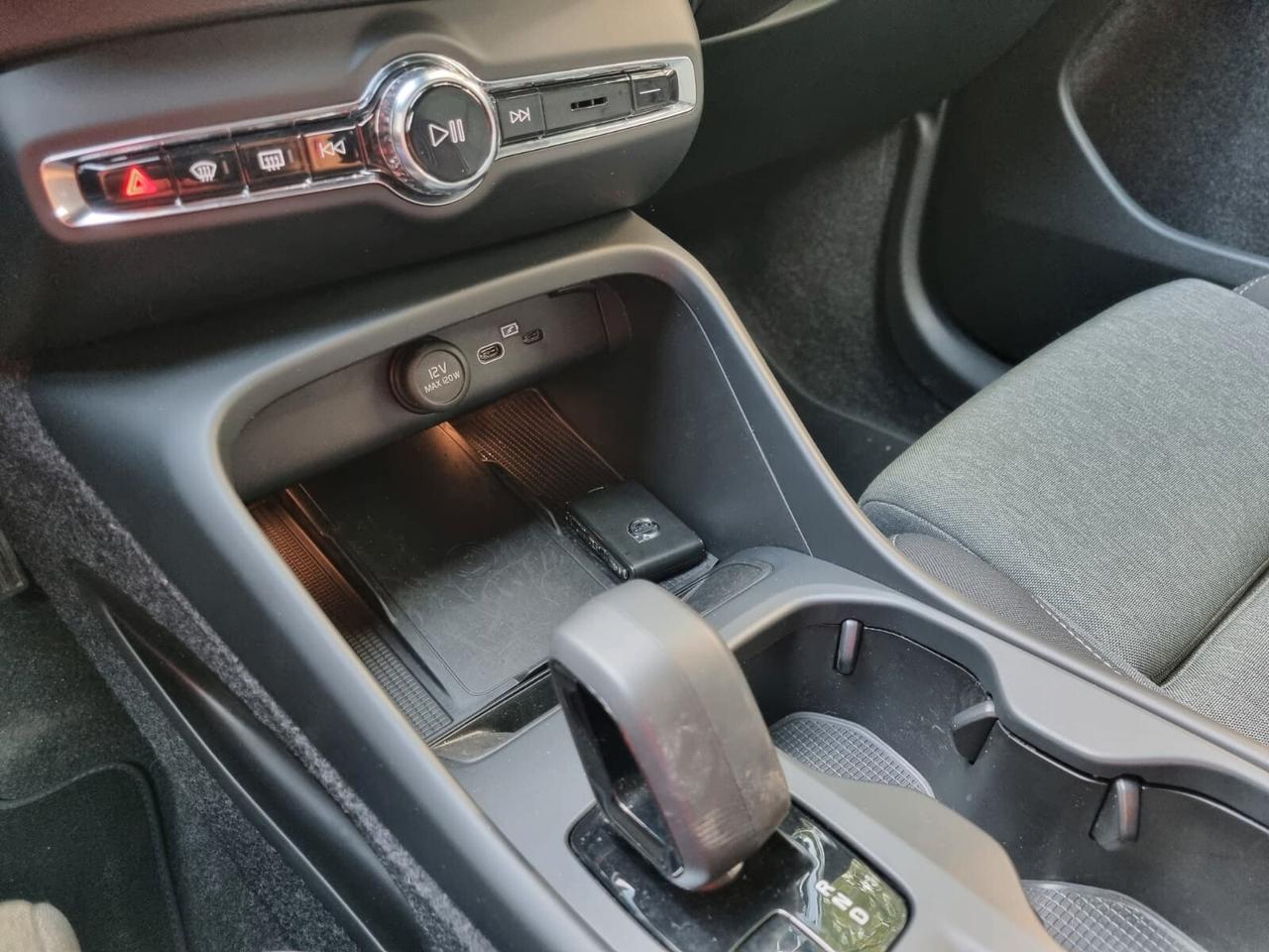 Volvo XC40 B3 automatico Plus Black Edition