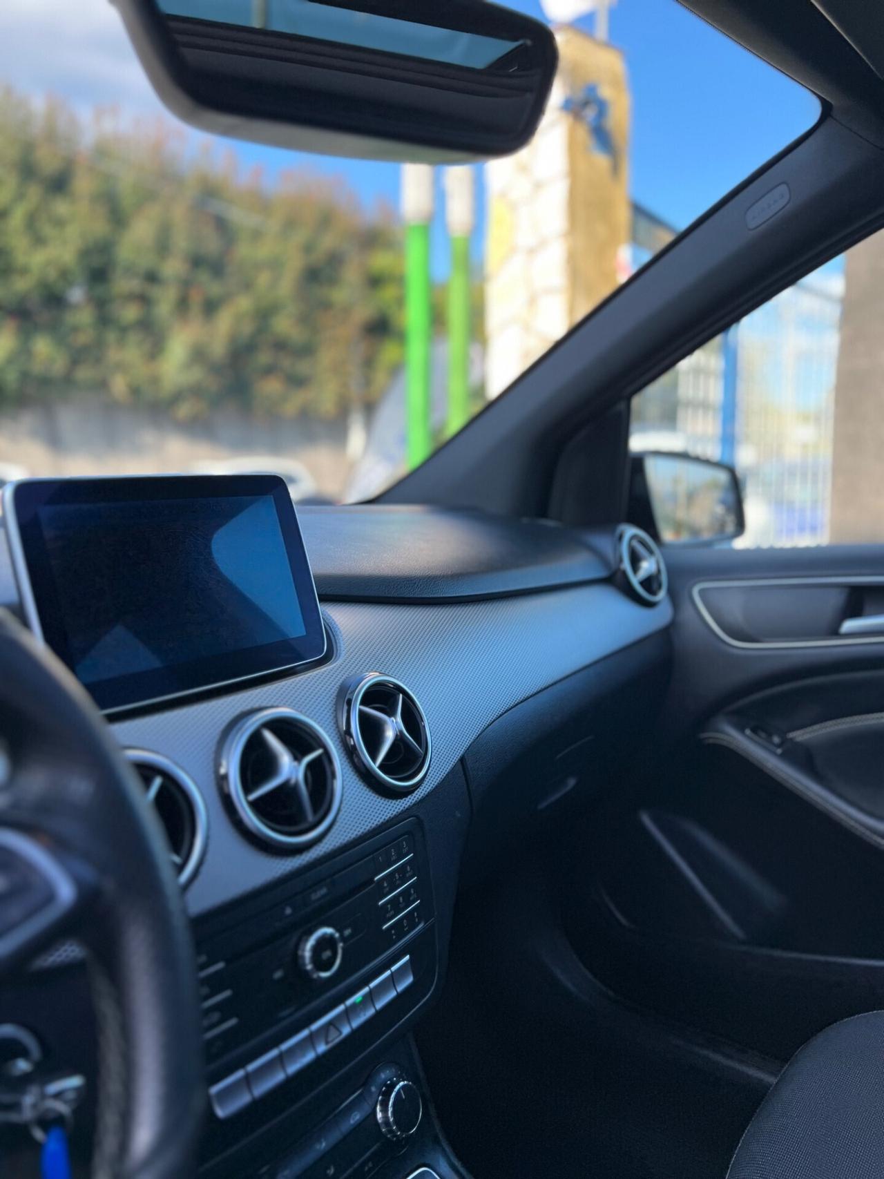 Mercedes-benz B 180 B 180 d Automatic Premium