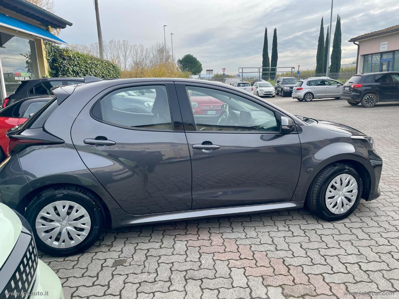 TOYOTA Yaris 1.0 5p. Business