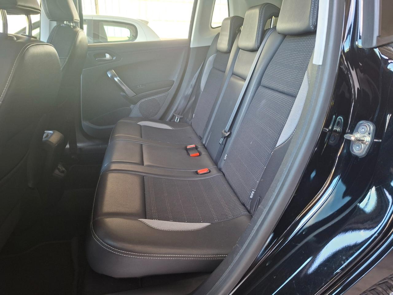 Peugeot 2008 1.6 e-HDi 115 CV Stop&Start Allure