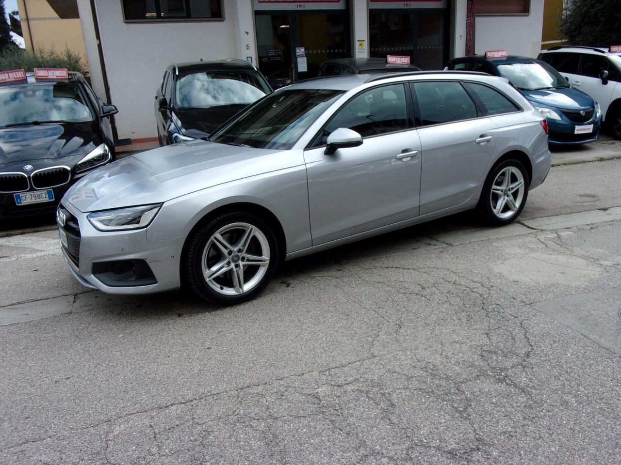 Audi A4 Avant 30 TDI/136 CV S tronic Business Advanced