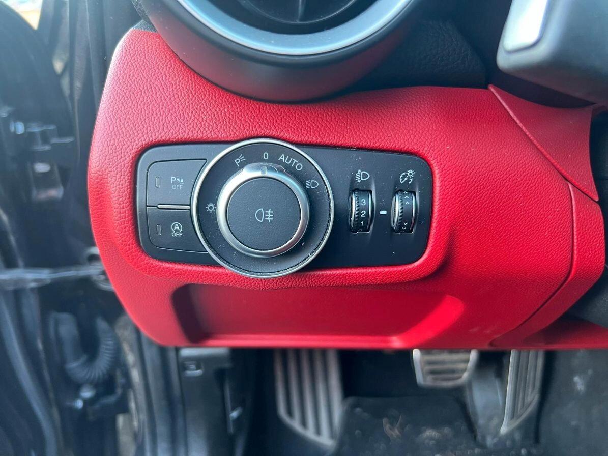 Alfa Romeo Giulia 2.2 Turbodiesel 180 CV AT8 Business Sport Launch Ed.