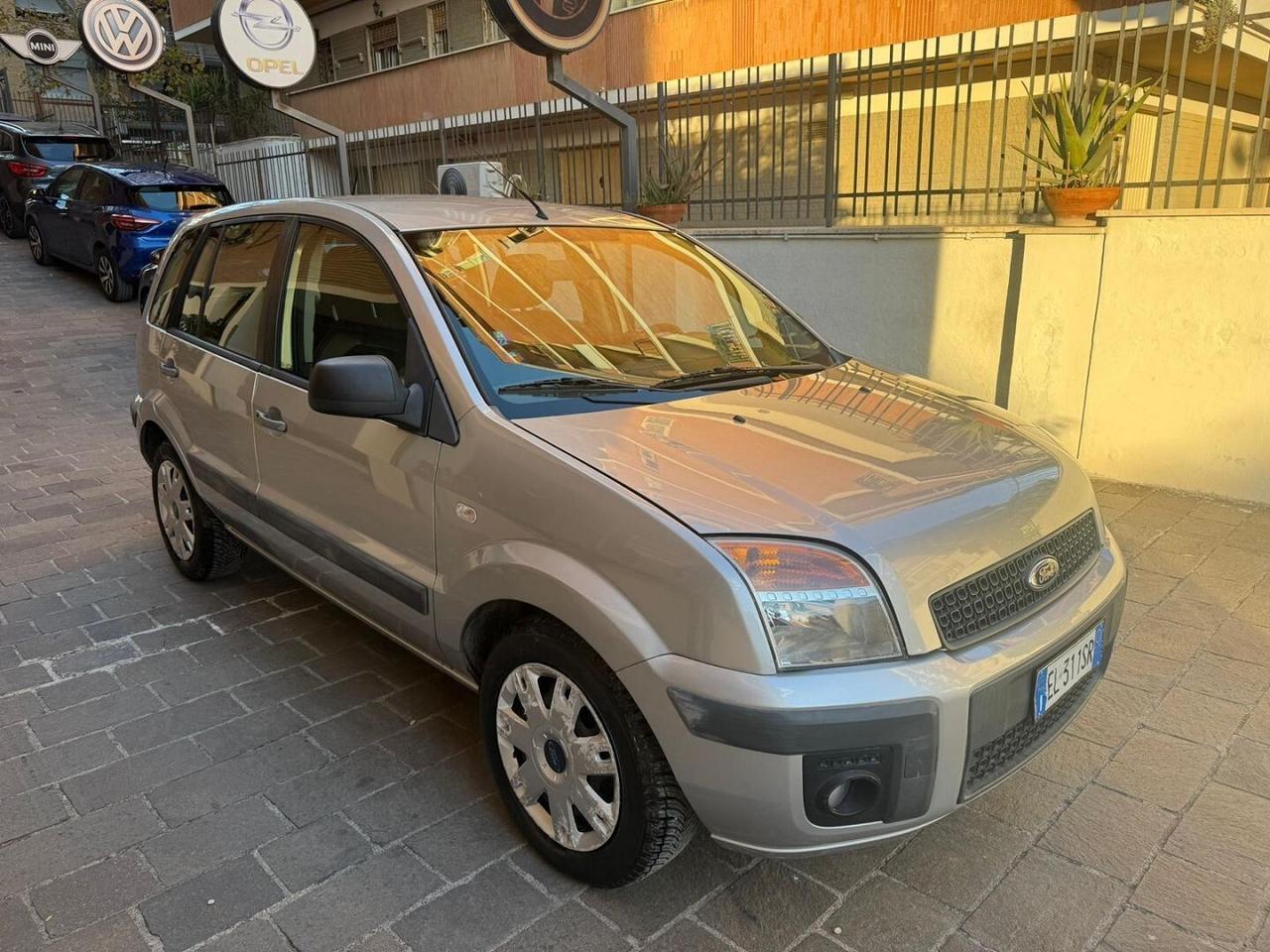 Ford Fusion 1.4 16v 5 p Gpl