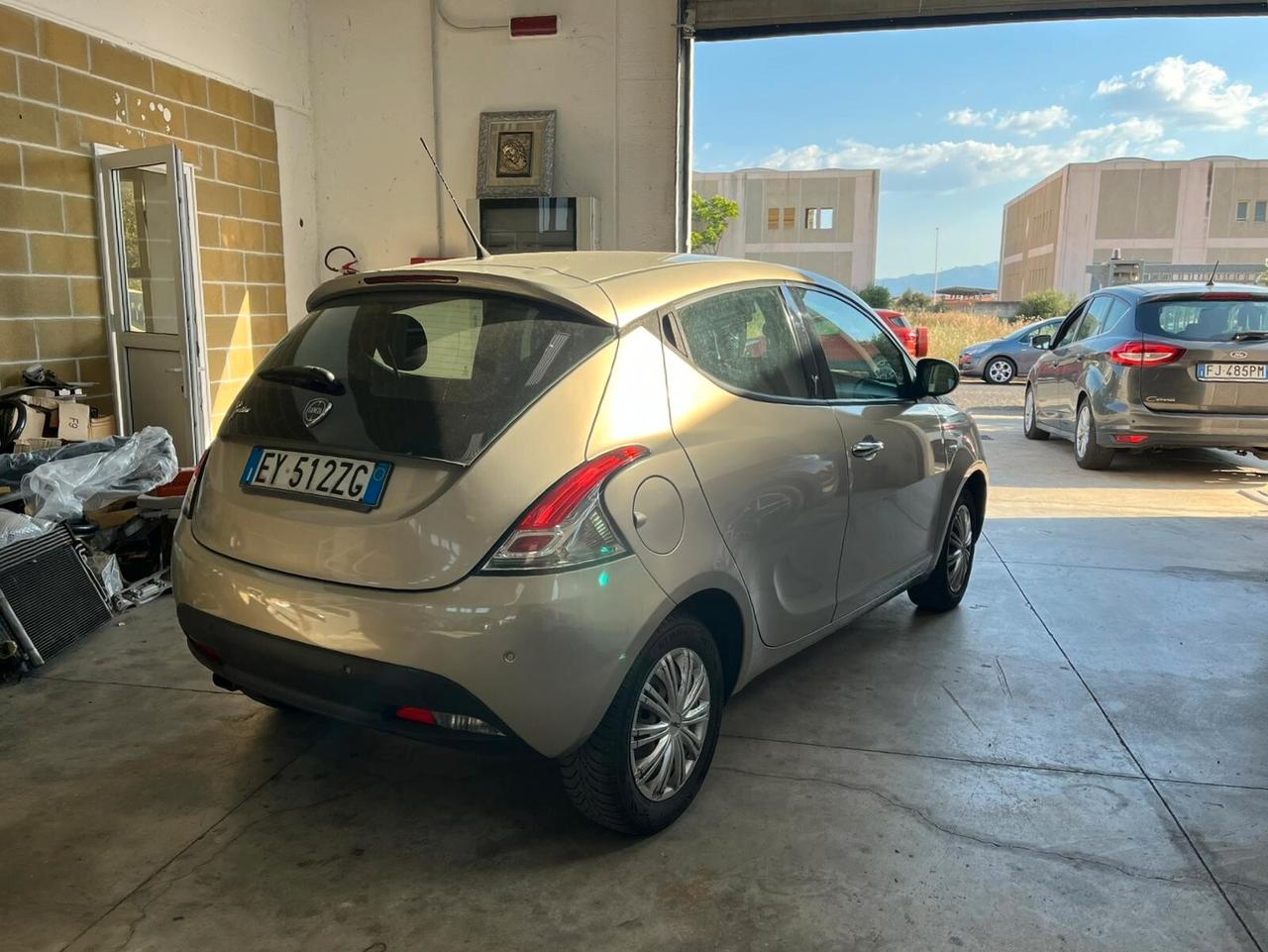 Lancia Ypsilon 1.2 69 CV 5 porte Gold