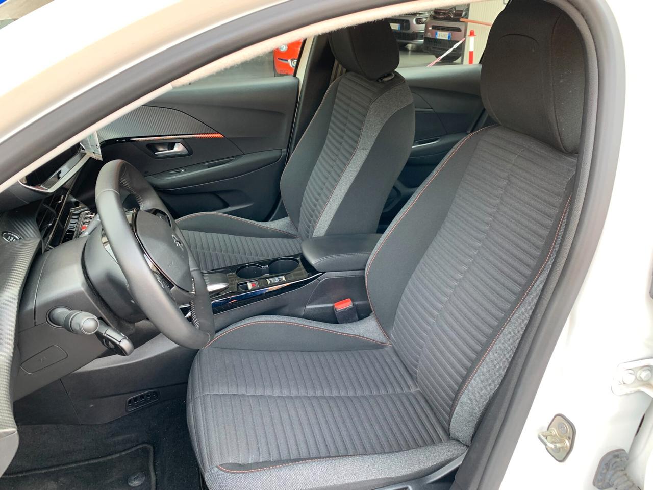 Peugeot 208 motore elettrico 136 CV 5 porte Active