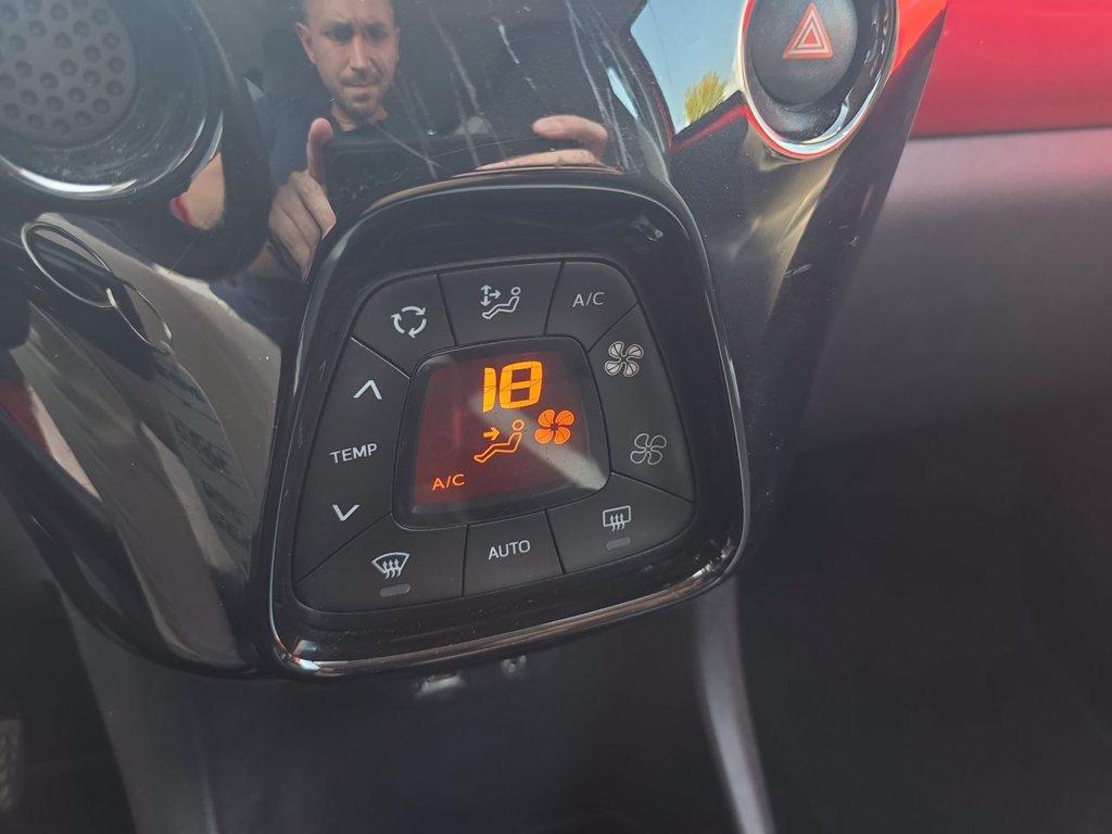 TOYOTA Aygo 5p 1.0 x-play del 2015