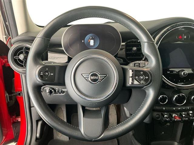 MINI Mini 5 Porte 1.5 Twin Power Turbo Cooper Essential