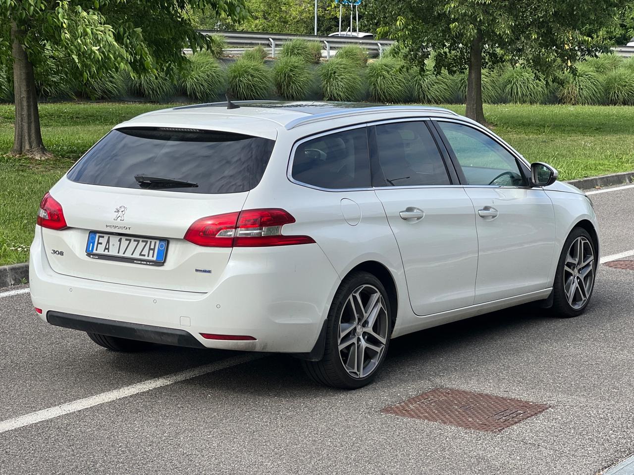 Peugeot 308 BlueHDi 120 S&S EAT6 SW GT Line