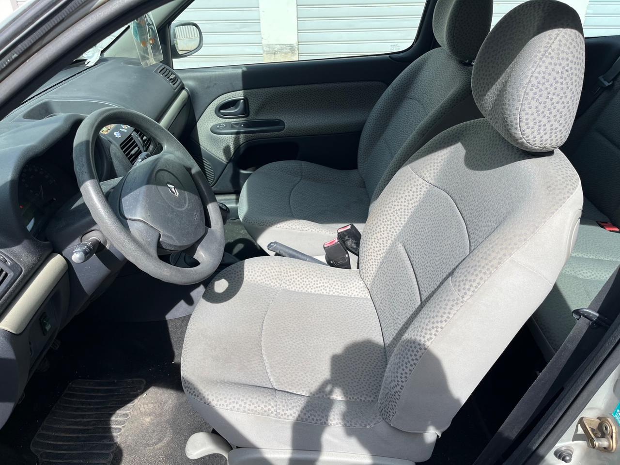 Renault Clio 1.2 16V cat 3 porte Luxe Privilège