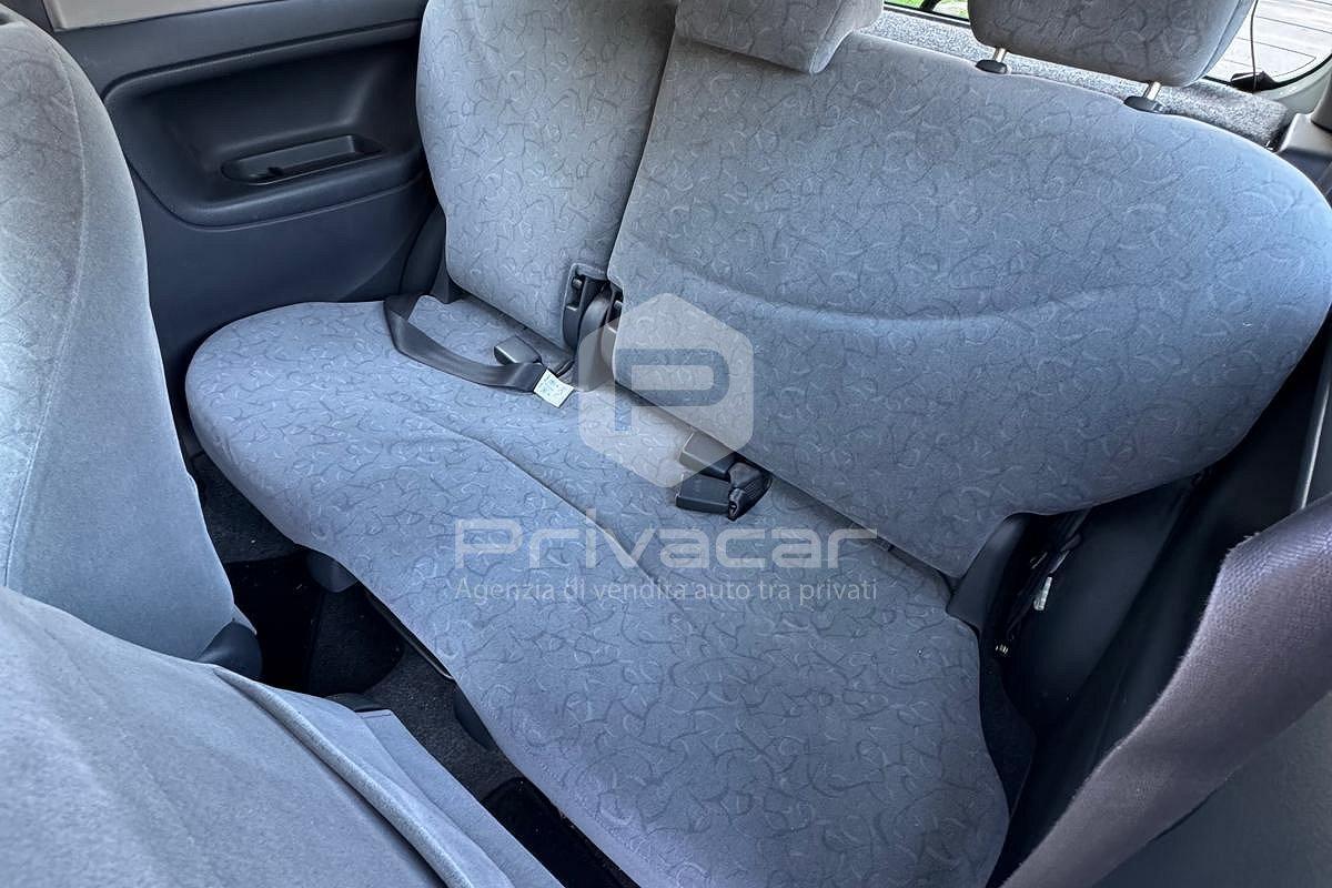 TOYOTA Yaris 1.0i 16V cat 3 porte