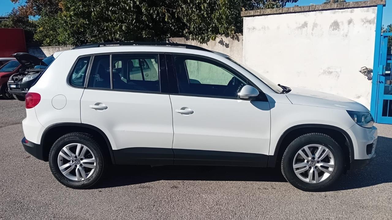 Volkswagen tiguan 2.0 tdi- full-2015