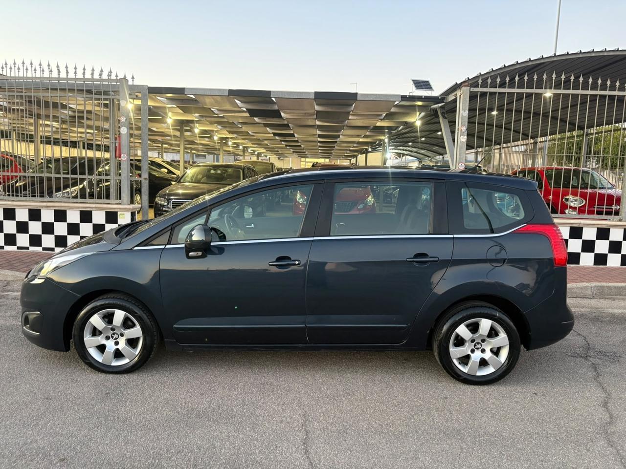 Peugeot 5008 1.6 HDi 7 posti Unipro 2014