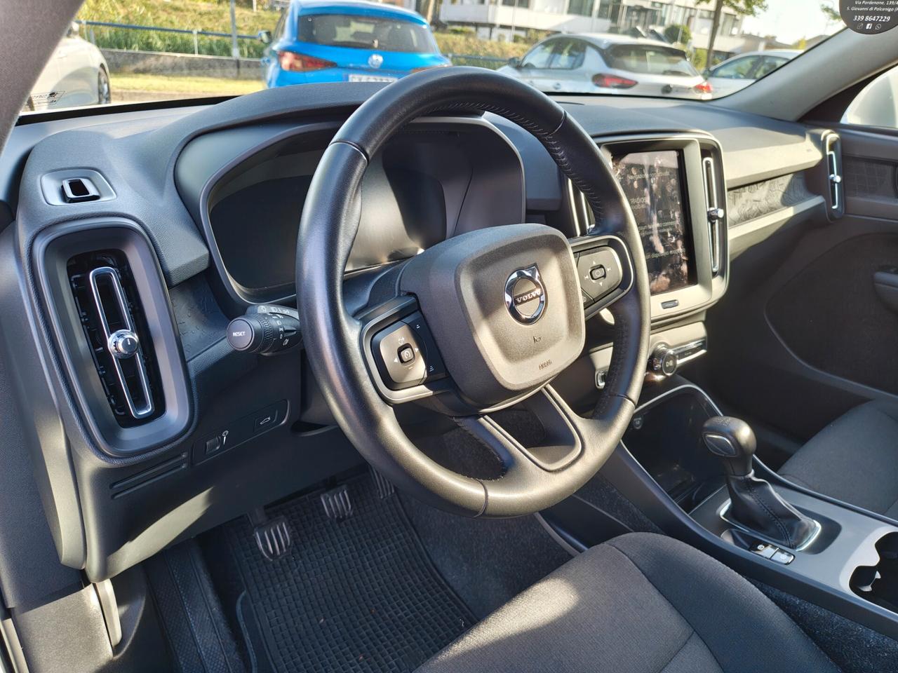 Volvo XC40 T2 Momentum