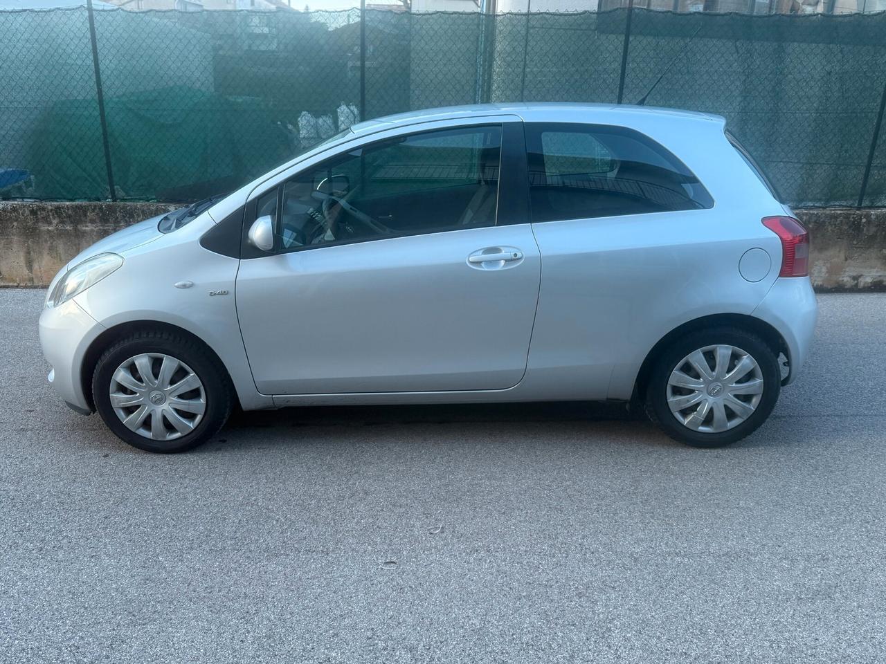 Toyota Yaris 1.4 D-4D 3 porte Sol