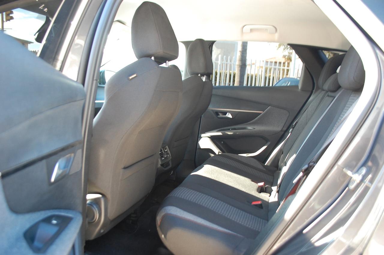 Peugeot 3008 1.5 bluehdi 131CV Active Pack S&S Uff Italy Navi