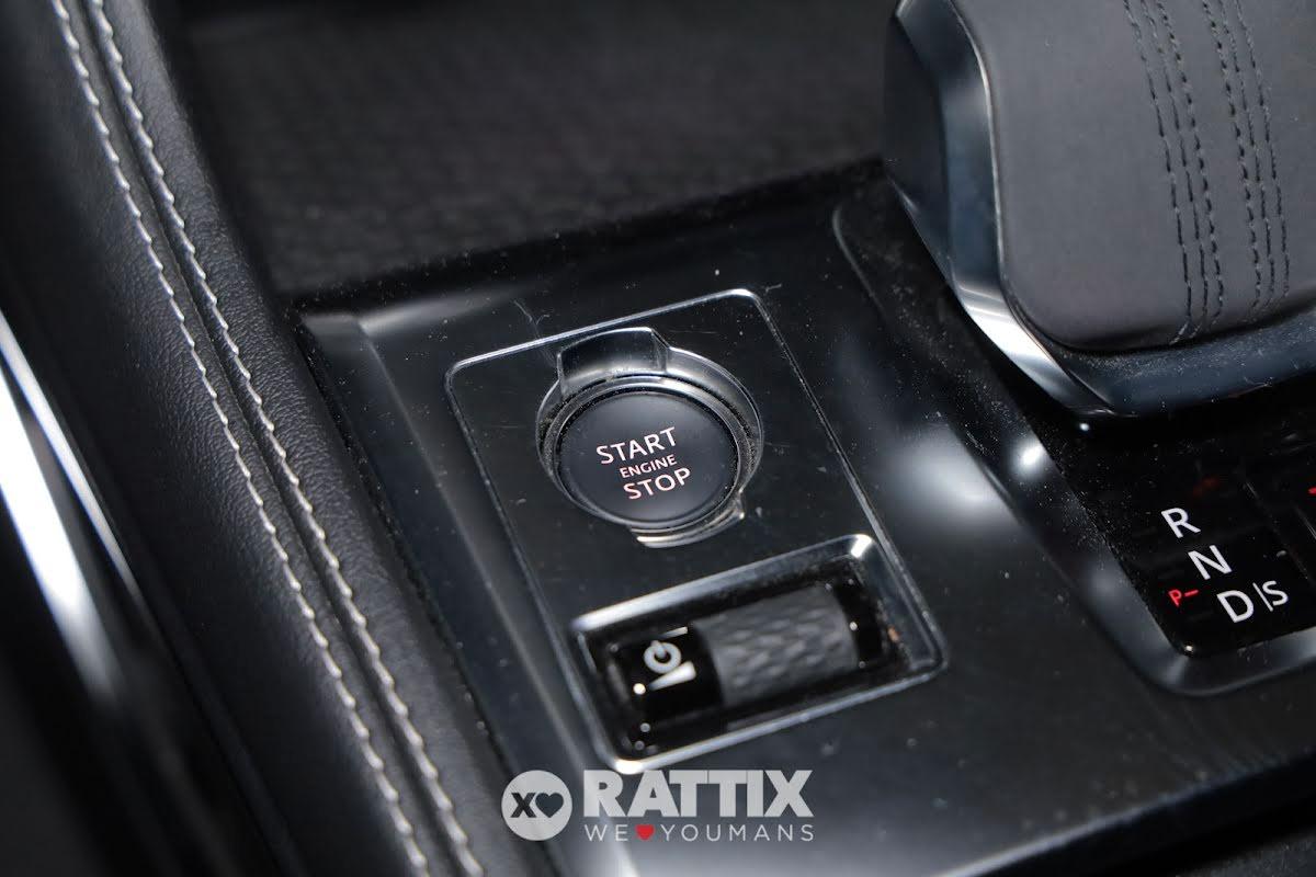 Jaguar F-Pace 2.0d i4 Mhev 204CV R-Dynamic Black AWD Auto + tetto panoramico