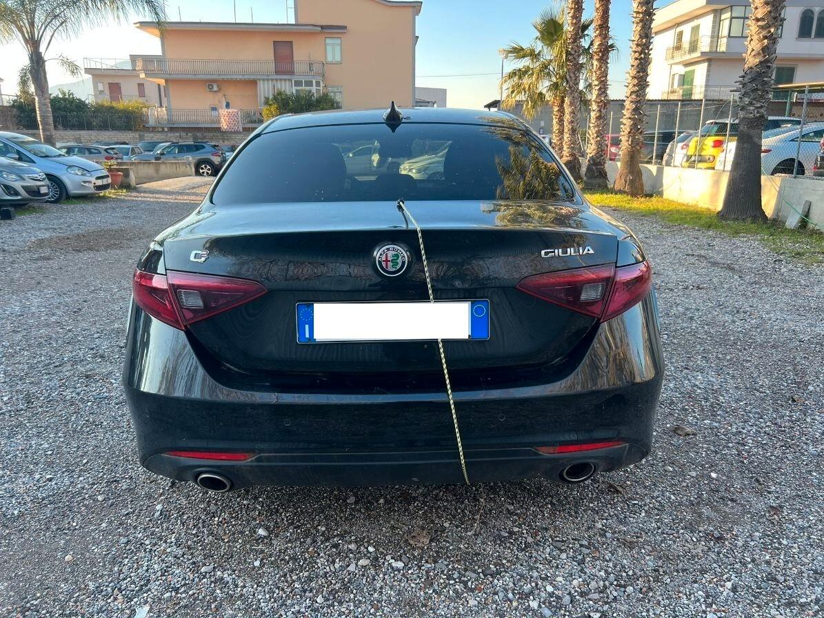 Alfa Romeo Giulia 2.2 Turbodiesel 180 CV AT8 Business Sport Launch Ed.