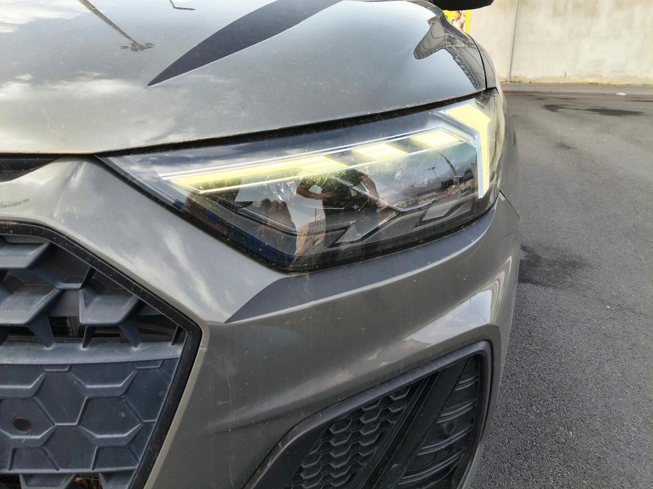 Audi A1 citycarver 30 TFSI S tronic Identity Contrast