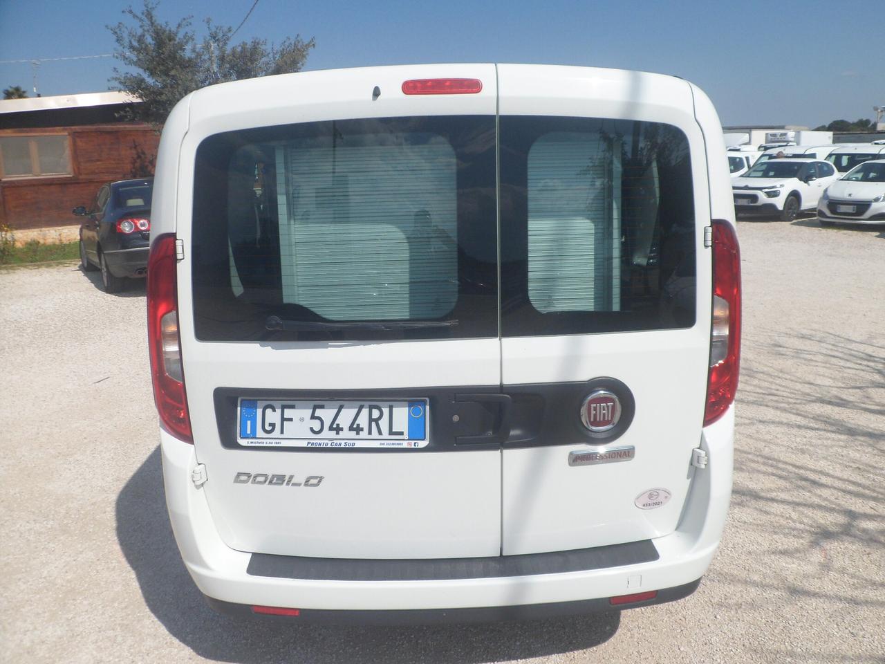 Fiat Doblo 5 posti autocarro
