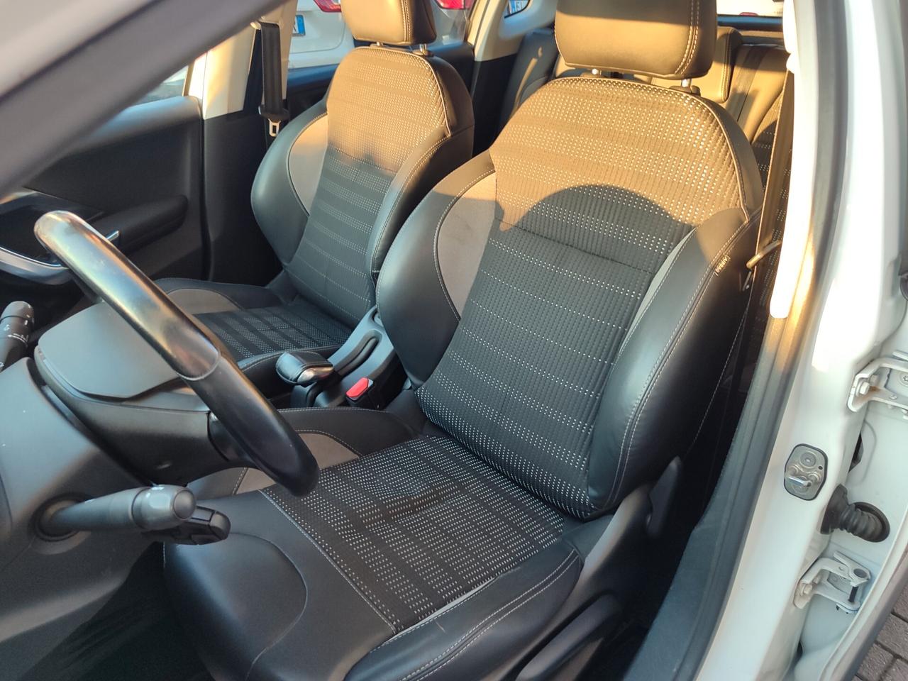 Peugeot 2008 BlueHDi 100 Allure