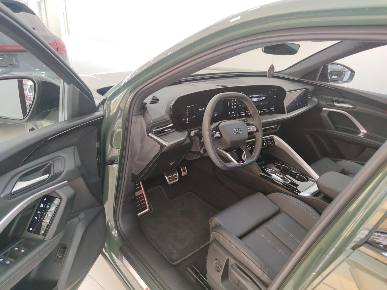 Audi Q5 40 2.0 tdi mhev 12V Identity Black quattro s-troni