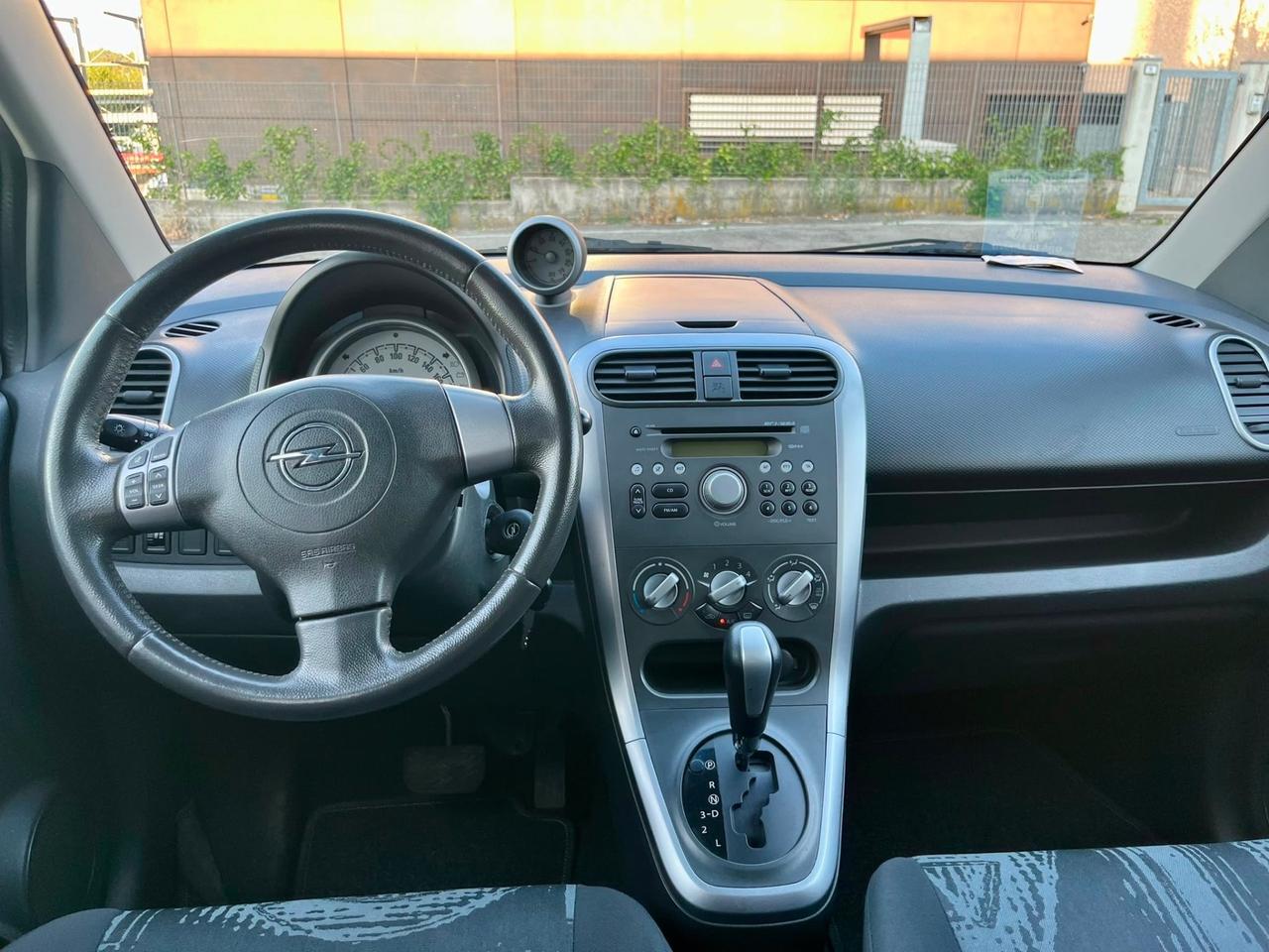 Opel Agila 1.2benz 2011 141.000km cambio automatico perfetta