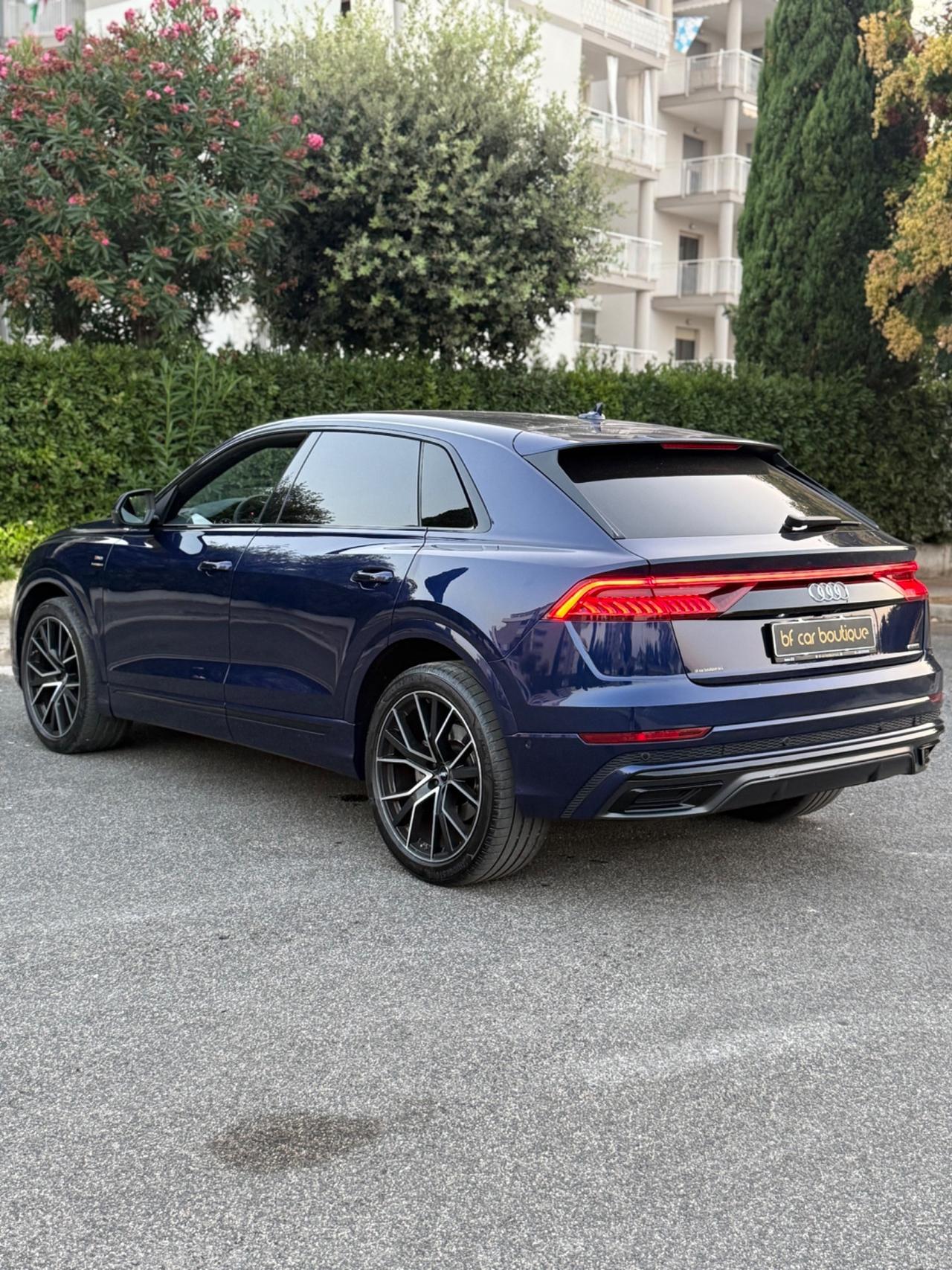 Audi Q8 50 TDI 286 CV quattro S Line Identity Black Italiana Iva esposta