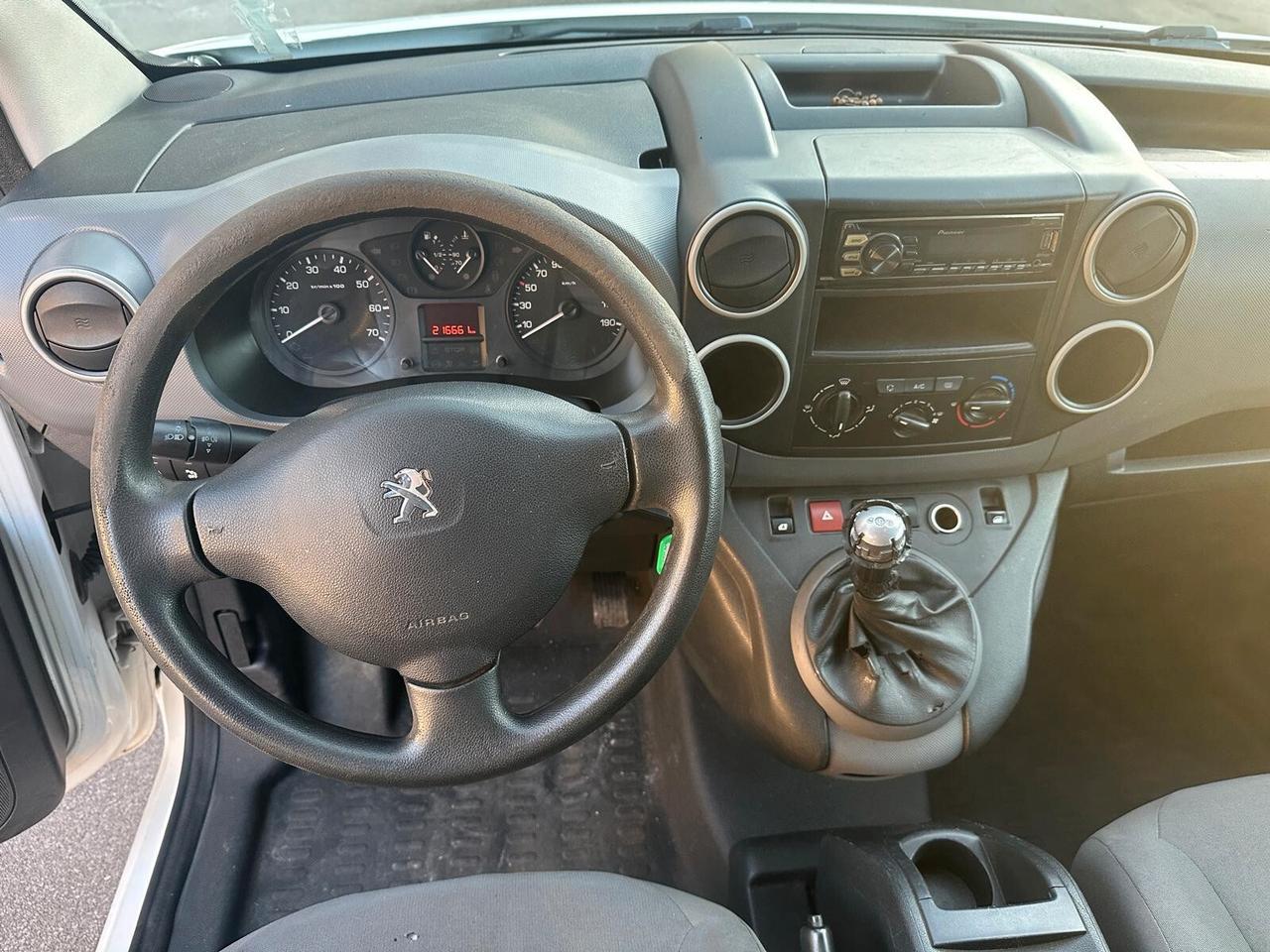 Peugeot Partner Tepee BlueHDi 100 Outdoor