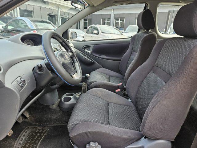 TOYOTA Yaris 1.5i 16V cat 3 porte T Sport