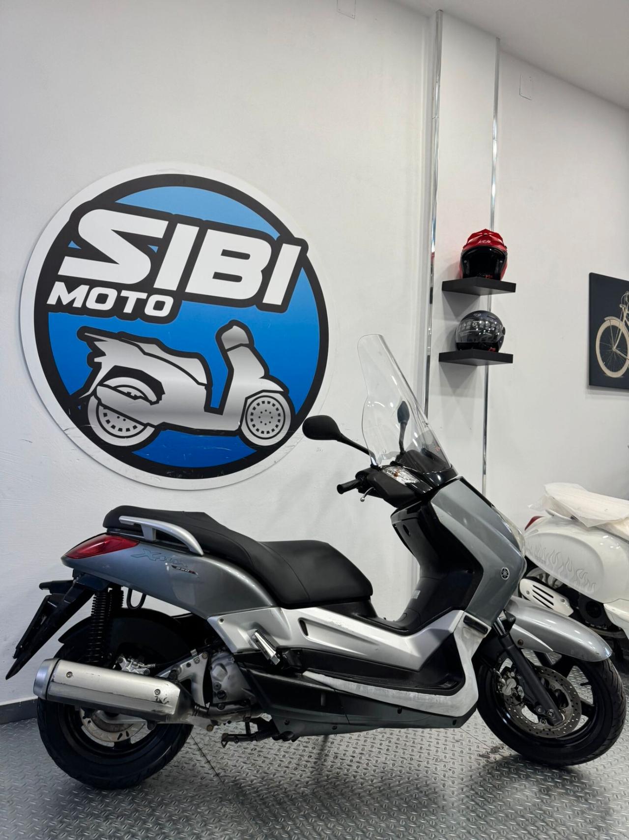 Yamaha X-Max 250