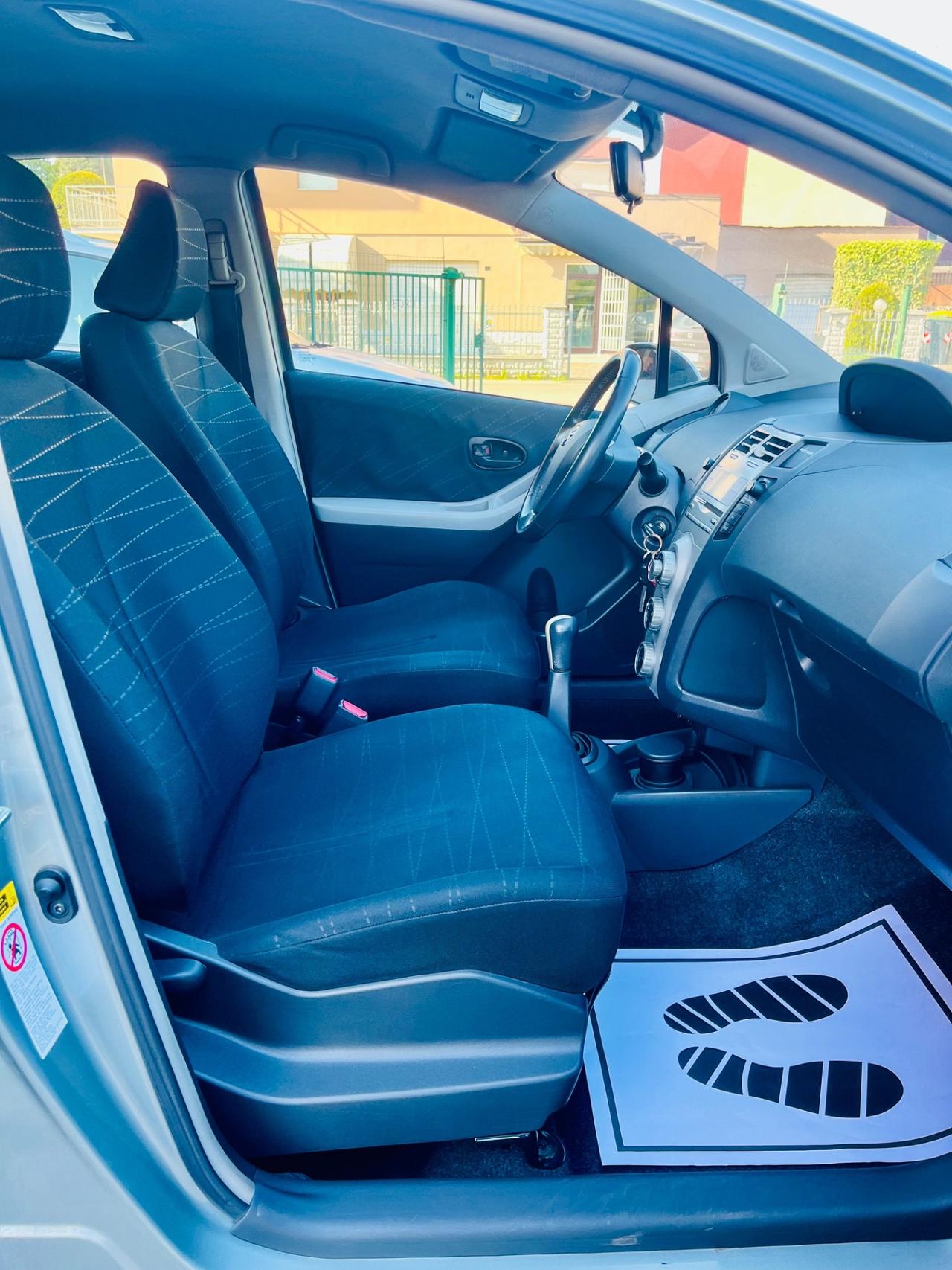 Toyota Yaris 1.0 5 porte