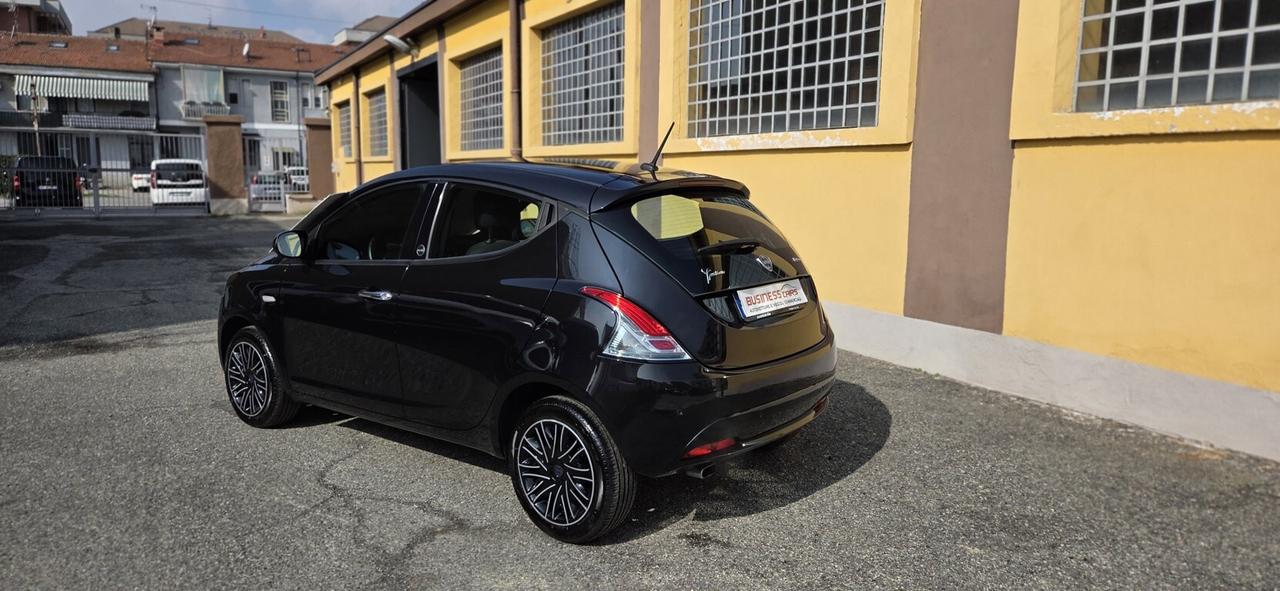 Lancia Ypsilon 1.0 FireFly 5 porte S&S Hybrid Ecochic GOLD KM. 22.000 AUTO PER NEOPATENTATI