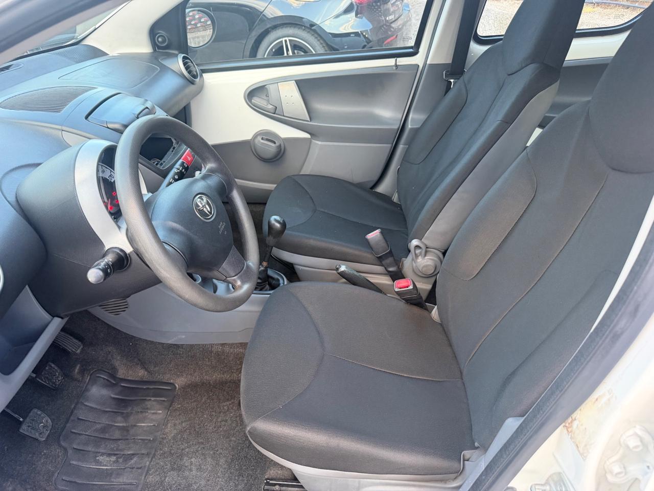 Toyota Aygo 1.0 12V VVT-i 5 porte Deep Ocean Connect