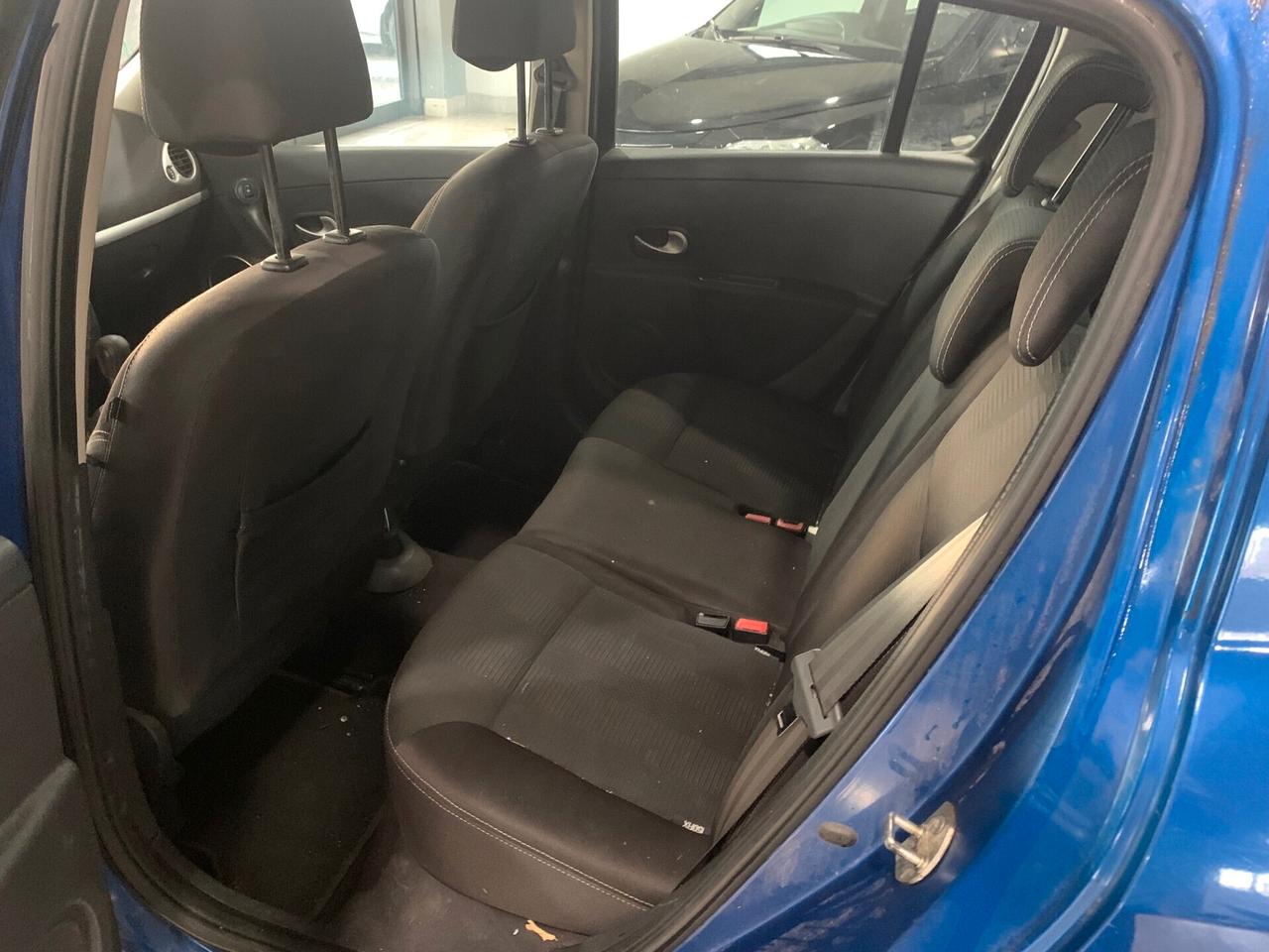 Renault Clio 1.2 16V 5 porte Automatica Dynamique