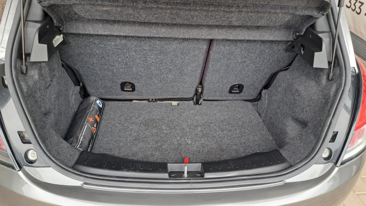 Lancia Ypsilon 1.2 69 CV 5 porte S&S Silver